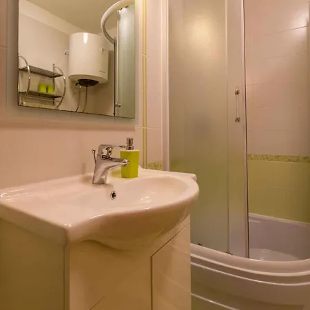 One-bedroom 47 * 크리크베니카