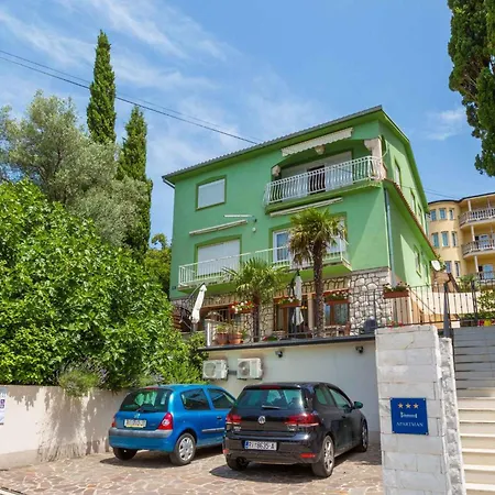 One-bedroom 47 Apartment